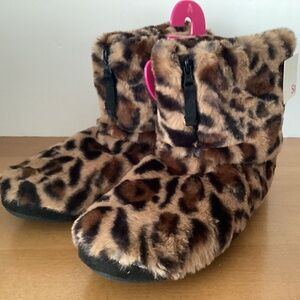 Plush Brown and Black Leopard Print Zip Up Bootie Style Slippers XL (11)